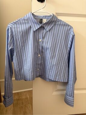 H&M Women’s Cropped Button Up Shirt